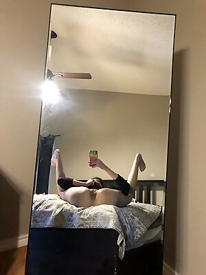 My FiancÃ© Is A Fan Of My Happy Baby Pose