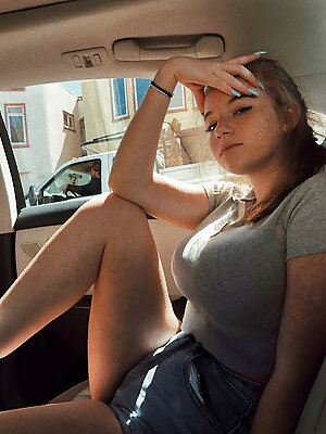 Big Boobs & Thick Thighs In The Car